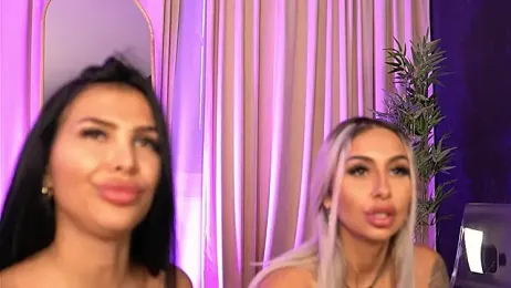 GoldenAmber webcam model stream image