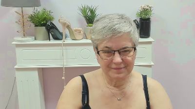 femmeIRIS webcam cam4 model stream image