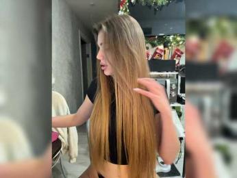 SweetyMia webcam model stream image