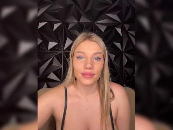 LYALYAtop webcam bongacams model stream image