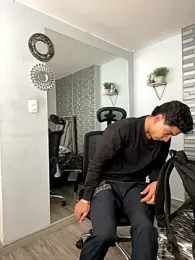 MR_MUSCLE webcam model stream image