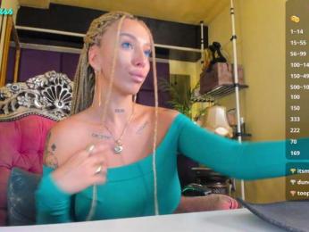 royalsquirt webcam bongacams model stream image