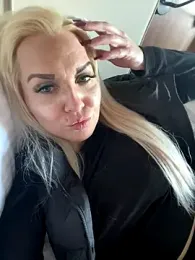 MIA-XXX webcam model stream image