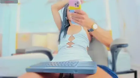 valirya_devote webcam stripchat model stream image