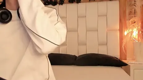 Daphne_And_Roger webcam model stream image