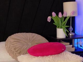 Danile Hensen webcam model stream image