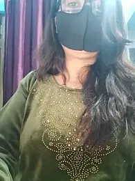 Aishwaryaa_69 webcam model stream image