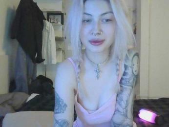 EmilyFlowers webcam model stream image