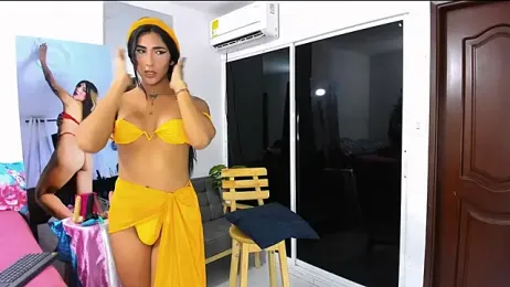 zou_quira webcam model stream image