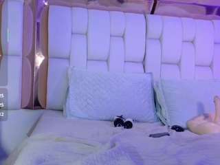 valkiria-moore webcam model stream image