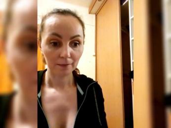 TessBertie webcam model stream image