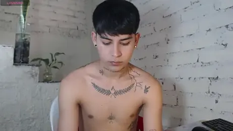 Lukas_strong webcam model stream image