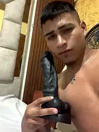 Emiliano_Reyes webcam model stream image