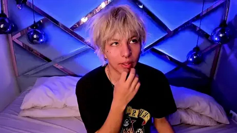 OliIverr22 webcam stripchat model stream image