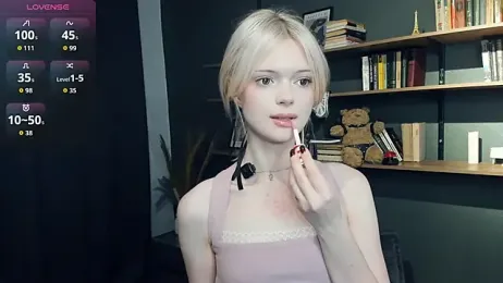 LaureMestler webcam stripchat model stream image