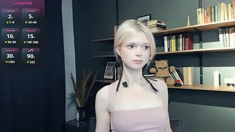 LaureMestler webcam stripchat model stream image