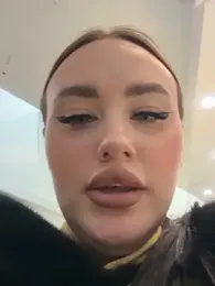 KiraSunshine webcam model stream image