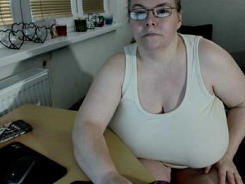 Bessy123 webcam bongacams model stream image