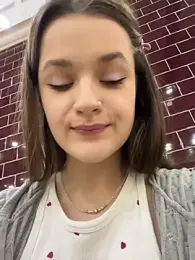 KittyQueeny webcam stripchat model stream image