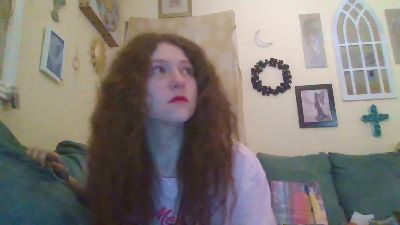 QueenCrimson webcam model stream image