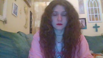 QueenCrimson webcam model stream image