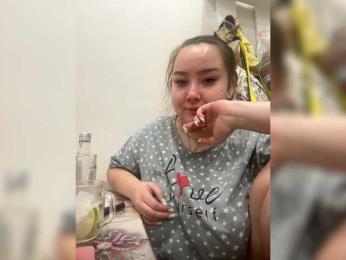 Helenkiss29 webcam model stream image