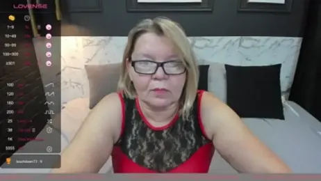 Shannonshine webcam stripchat model stream image