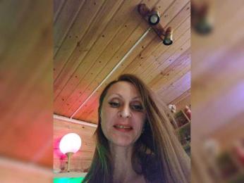 Lizzzo webcam bongacams model stream image