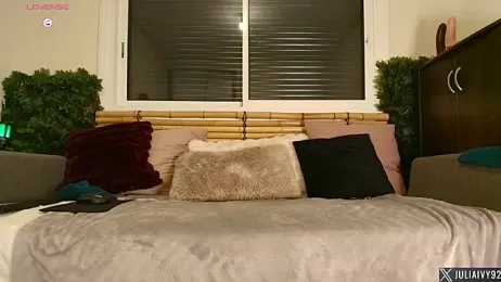 Julia-Ivy webcam stripchat model stream image