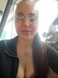 beautydiamond webcam stripchat model stream image