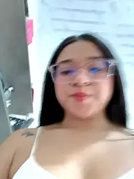 -VICKKY webcam stripchat model stream image