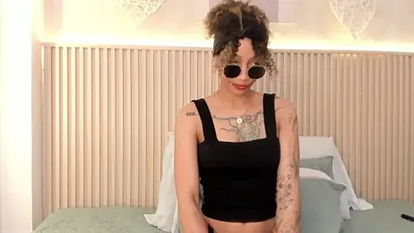 daiana_curly webcam model stream image