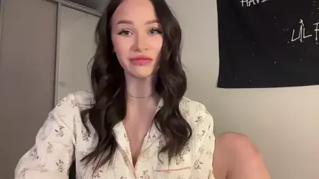 ur_molly webcam model stream image