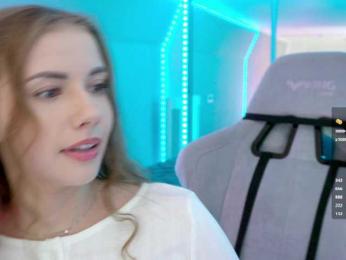 VikkiExtraCheese webcam model stream image