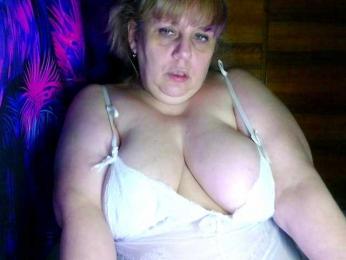 Julian-A webcam model stream image