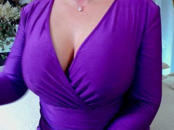 Malvvina webcam bongacams model stream image