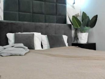 AdelinePerle webcam bongacams model stream image