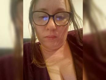 Emmalou38 webcam model stream image