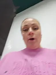 Bondgirl_013 webcam stripchat model stream image