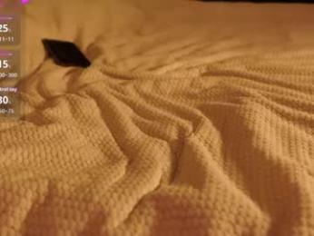 moonelly webcam chaturbate model stream image