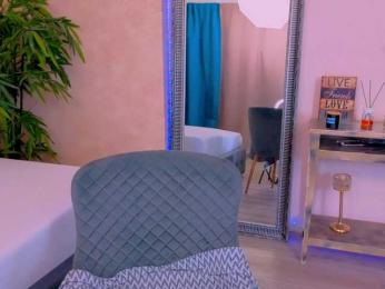 MichelleReys webcam model stream image