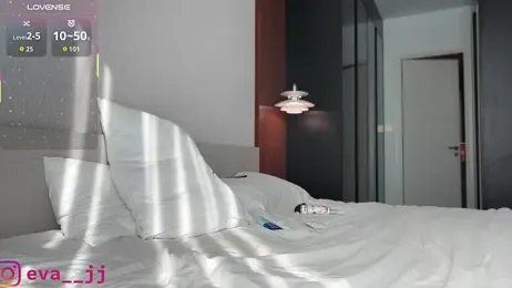 Eva_JJ webcam model stream image