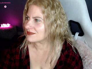 Bella Starrrr webcam model stream image