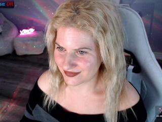 Bella Starrrr webcam model stream image