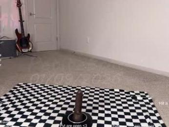 petitebrat webcam model stream image