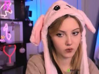 luna_tin webcam model stream image