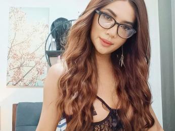 ThinaMoree webcam model stream image