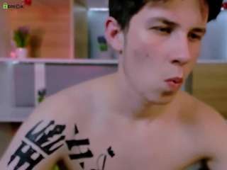 leo-valor webcam model stream image