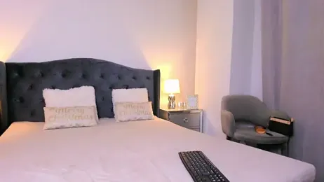 ElizzaBubble webcam model stream image