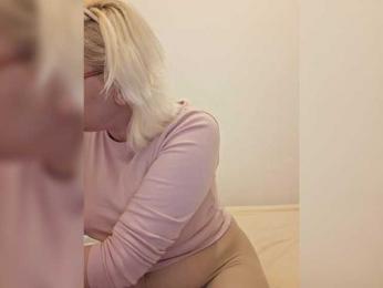 Vika211 webcam bongacams model stream image